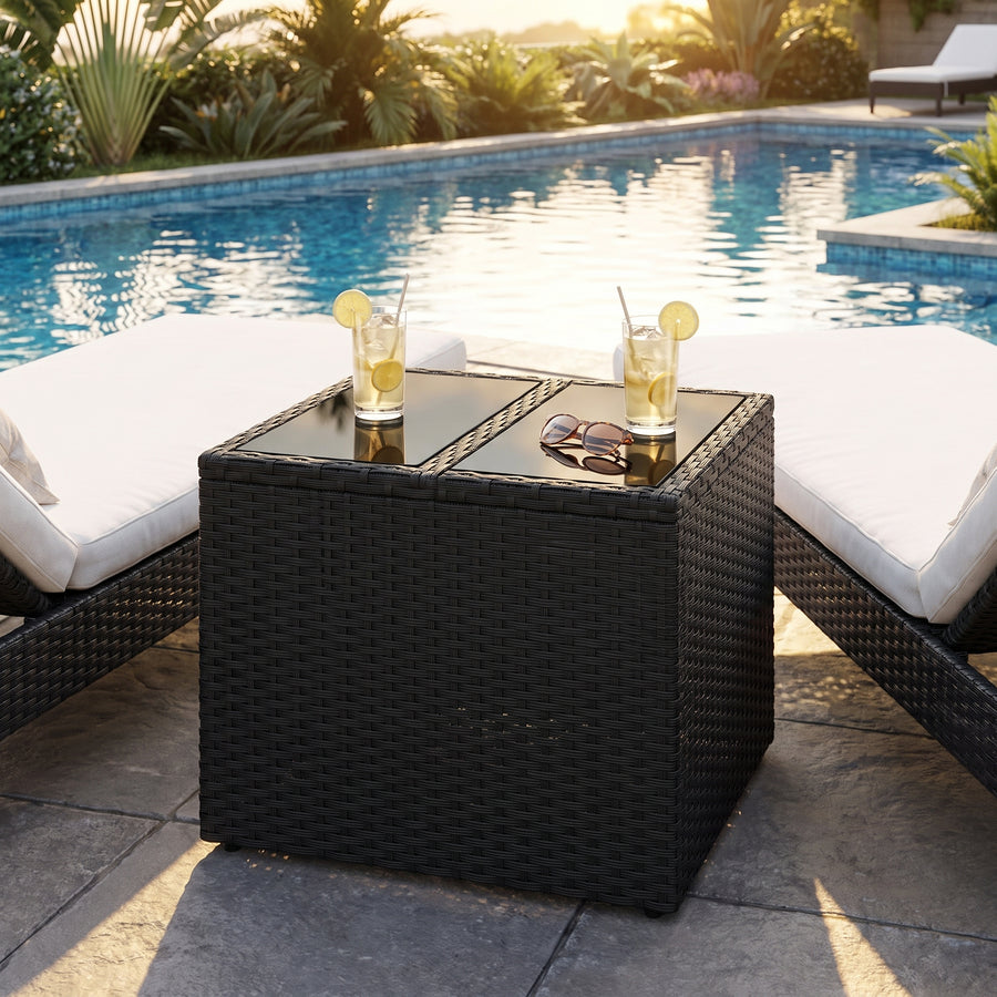 Cabana verre noir — l'esprit lounge au bord de la piscine