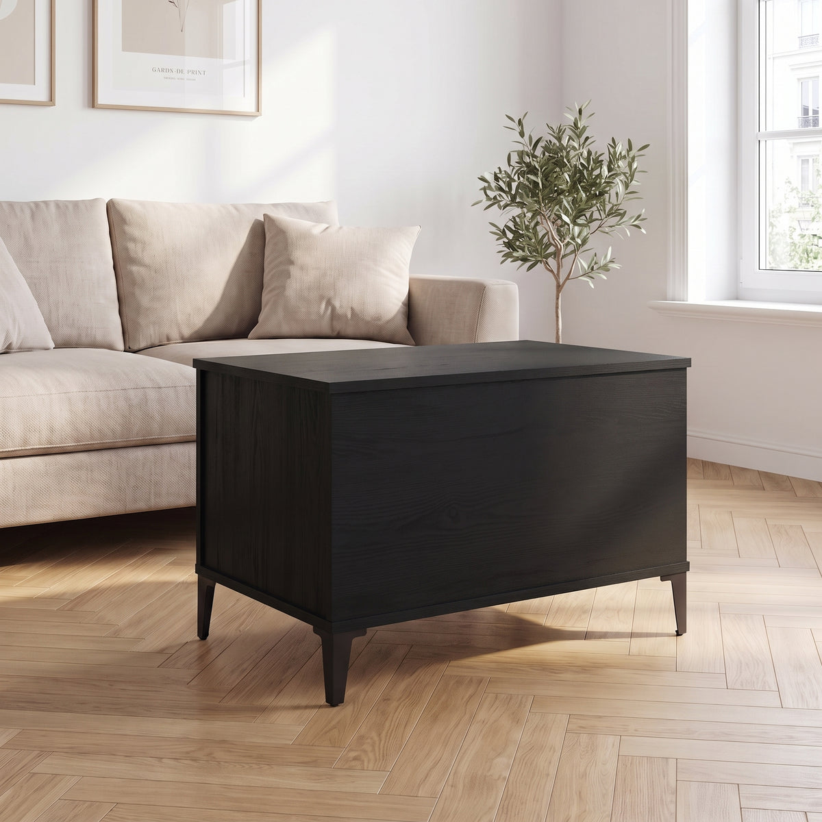 Table basse relevable Elva noir dans un salon lumineux #Dimensions_60 × 44,5 × 45 cm #Couleur_Noir