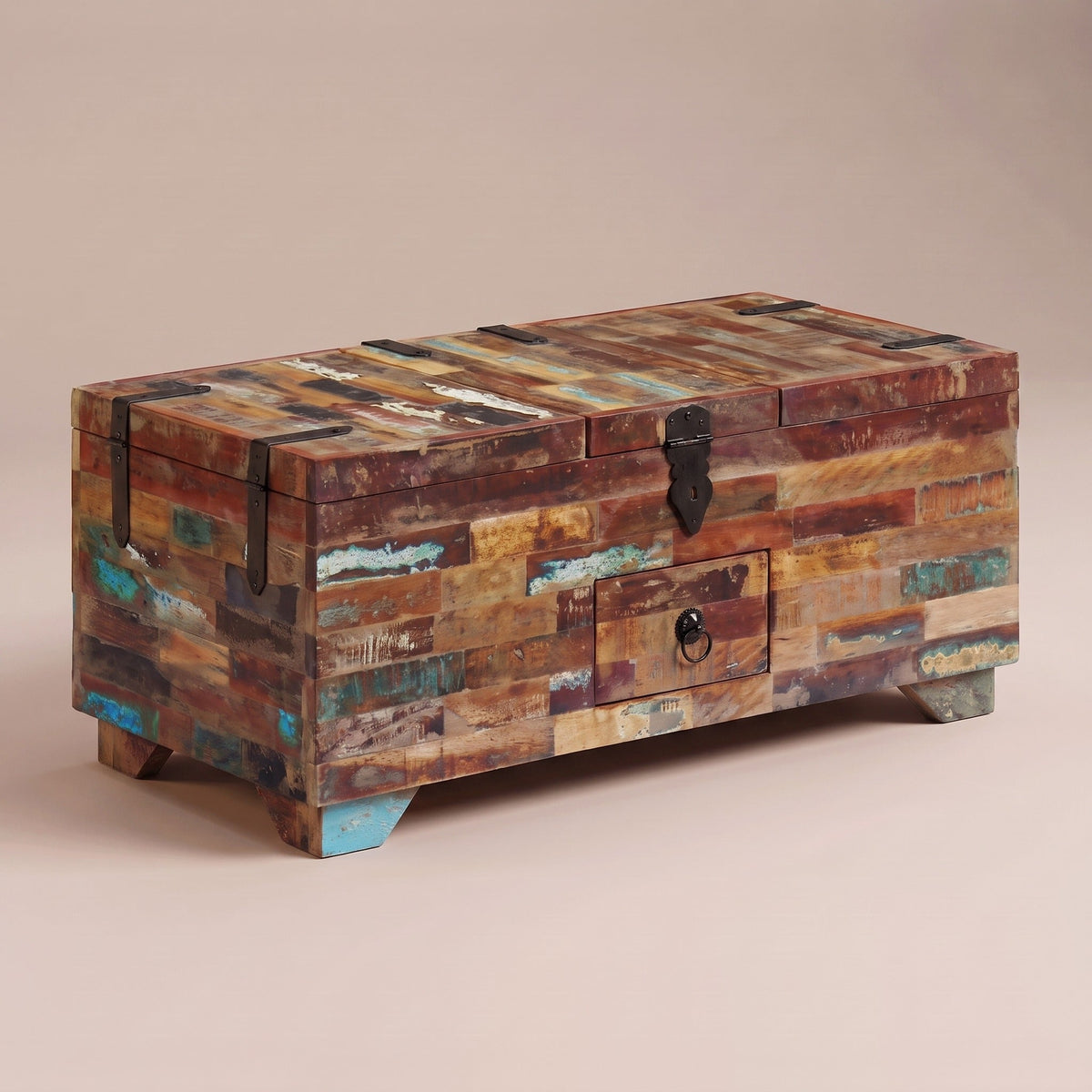 Coffre table basse Madera en bois de récupération coloré #Couleur_Bois coloré