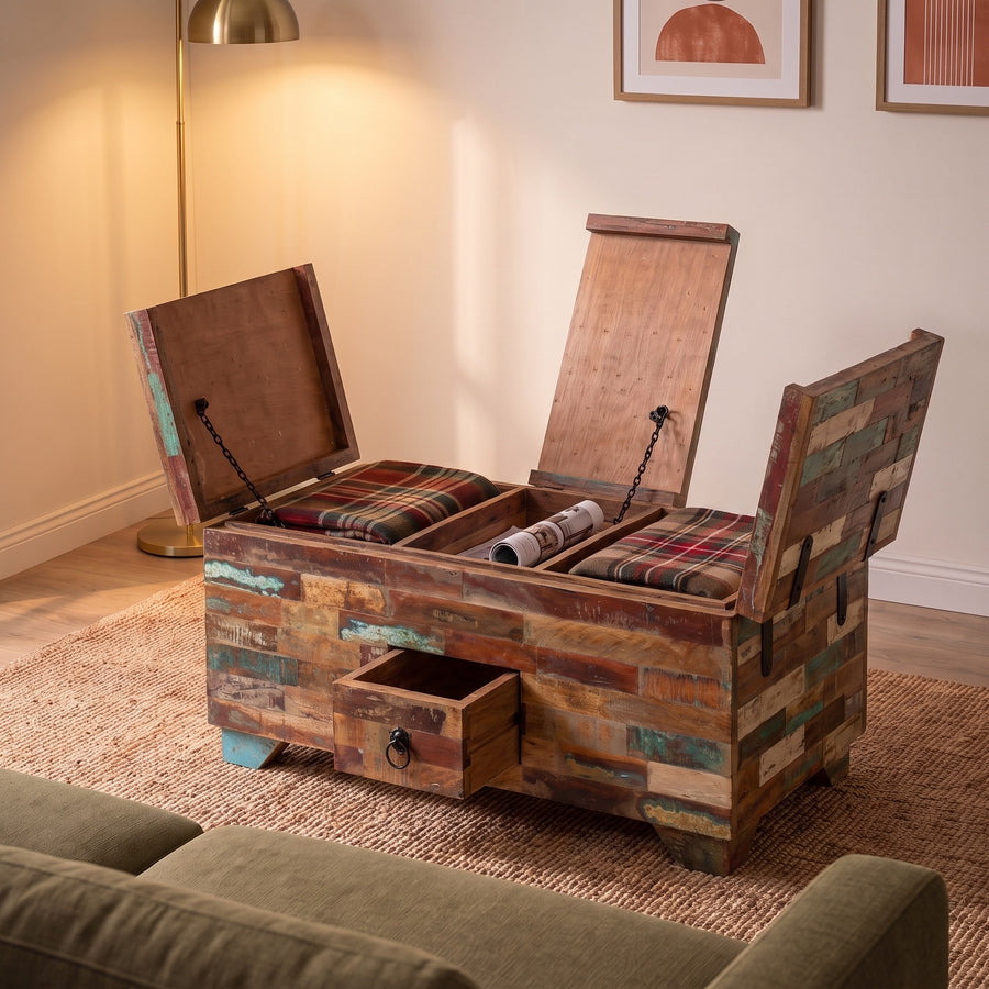 Une table basse coffre en manguier massif
