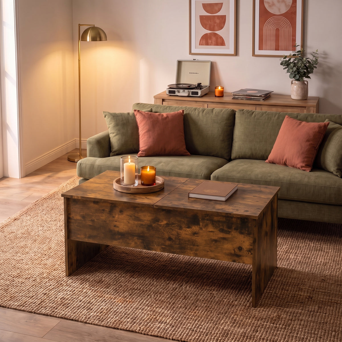 Table relevable Maela, chêne fumé, 102 × 50,5 × 46,5 cm, ambiance soirée #Couleur_Chêne fumé #Dimensions_102 × 50,5 × 46,5 cm