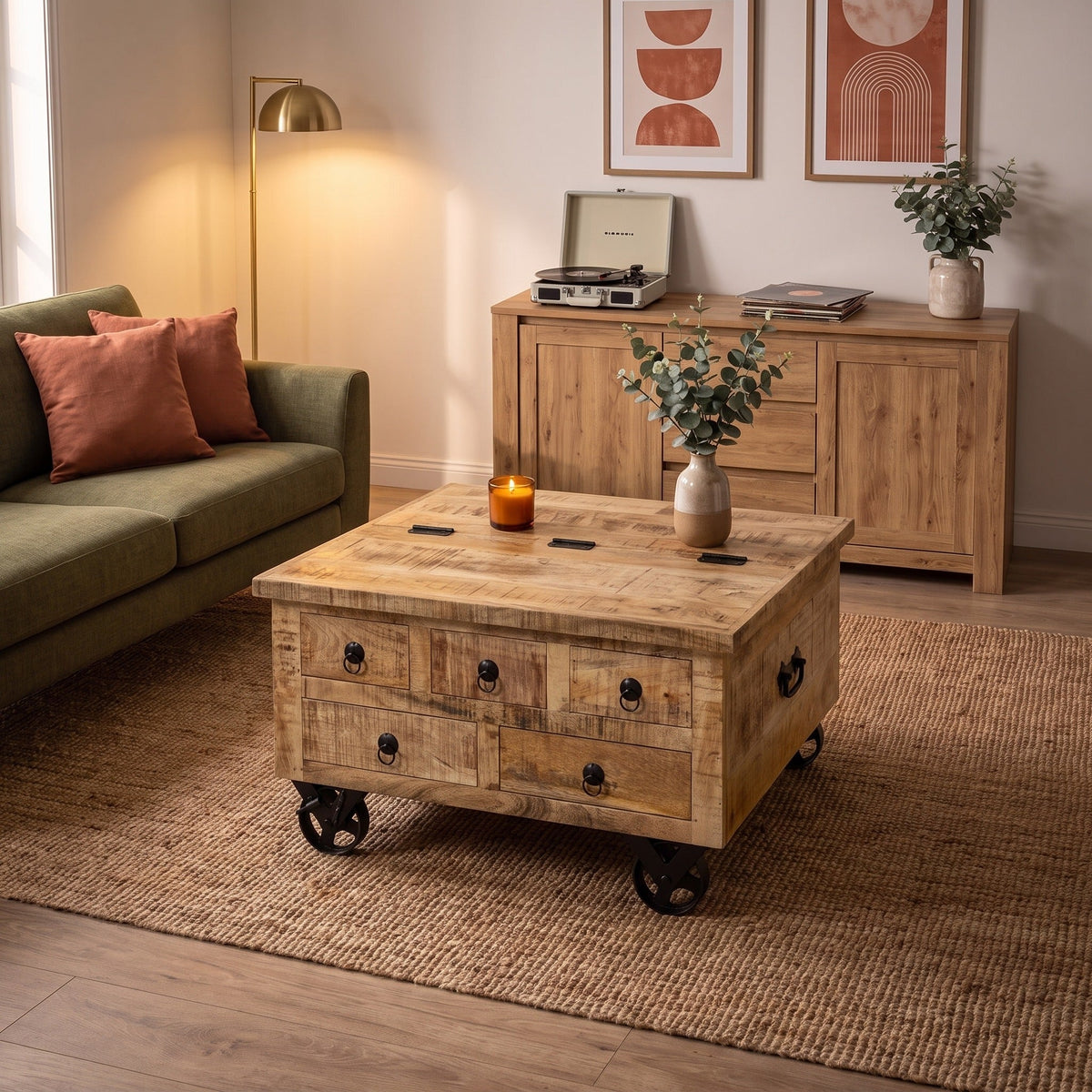 Table coffre Origo dans un salon chaleureux au soir — Maison Rovena