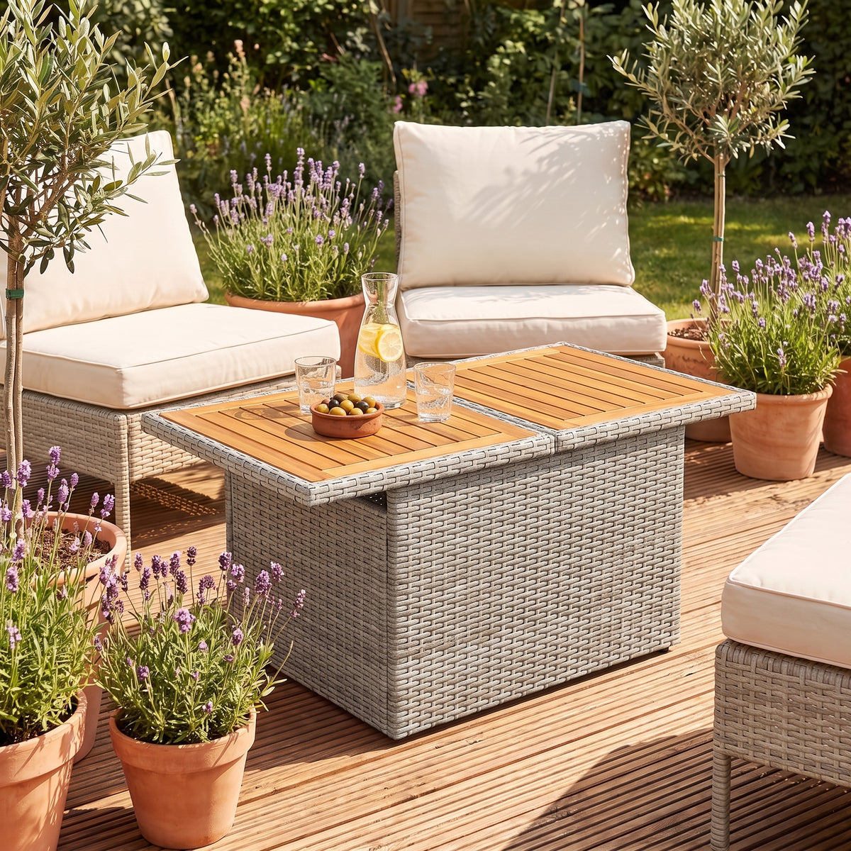 Table de jardin reglable Riviera, plateau bois, resine tressee gris, terrasse en journee #Matériau_Bois #Couleur_Gris
