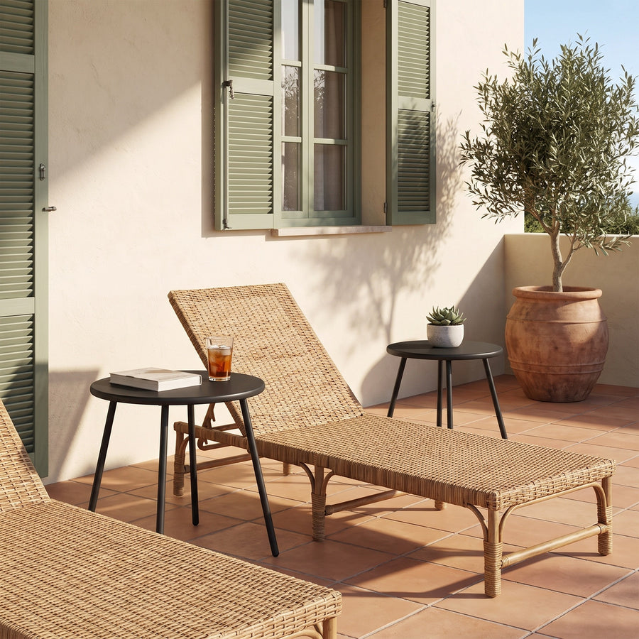 Des tables basses gigognes de jardin en acier, rien à entretenir