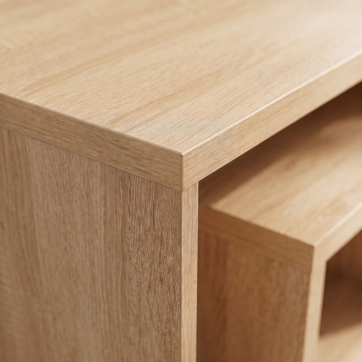 Détail de la finition chêne sonoma des tables Nesta #Couleur_Chêne sonoma