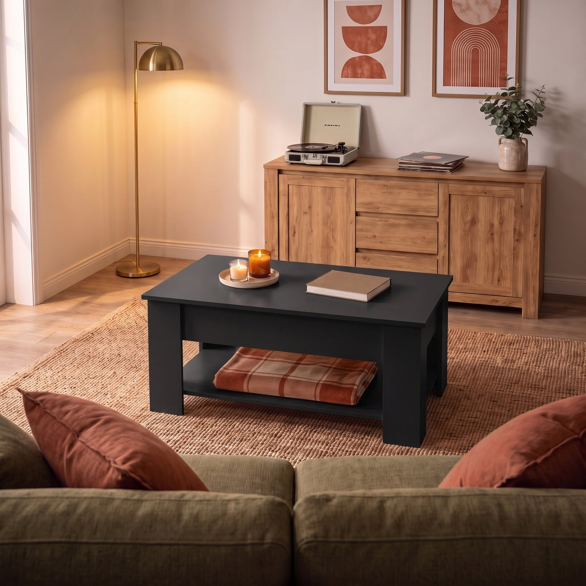 Table relevable Onda, noir, ambiance soirée #Couleur_Noir #Dimensions_101 × 49 × 52 cm
