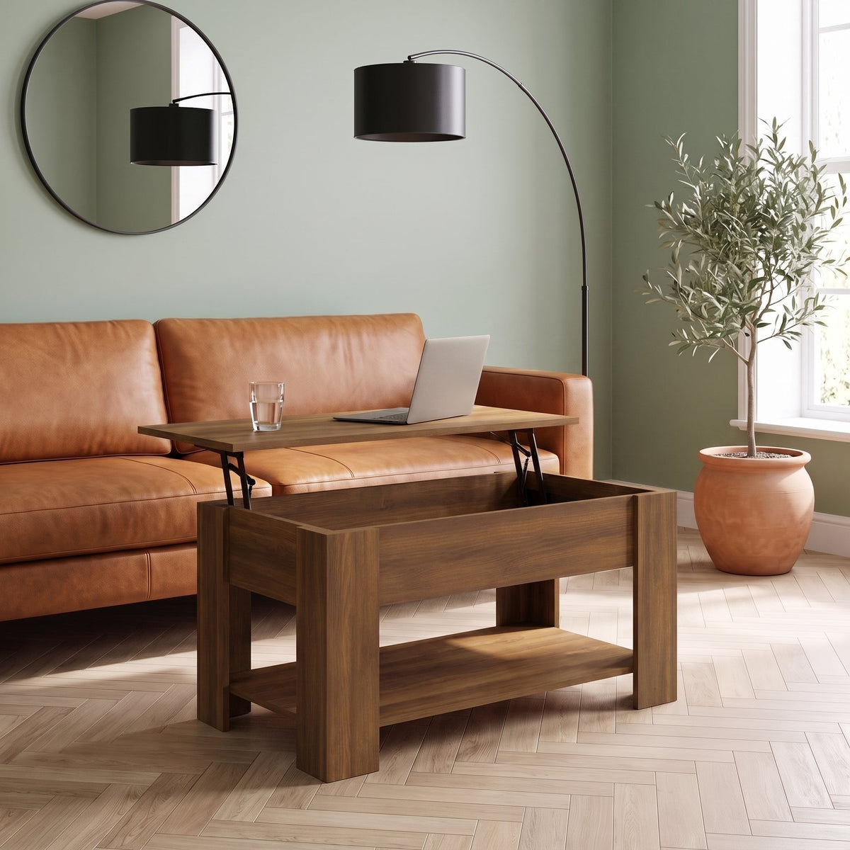 Table Aveline chêne marron plateau relevé avec ordinateur portable dans un salon #Dimensions_101 × 49 × 52 cm #Couleur_Chêne marron