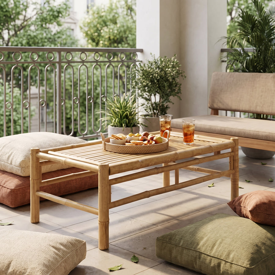Sena — à hauteur de coussins de sol sur le balcon couvert