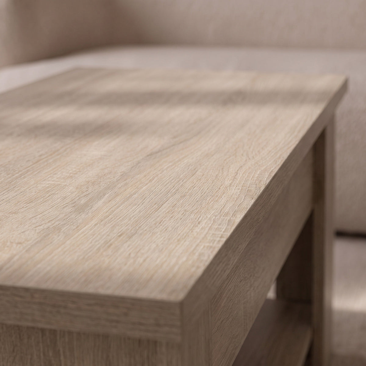 Détail de la finition chêne Sonoma du plateau de l'Aveline 79 cm #Dimensions_79 × 49 × 41 cm #Couleur_Chêne Sonoma